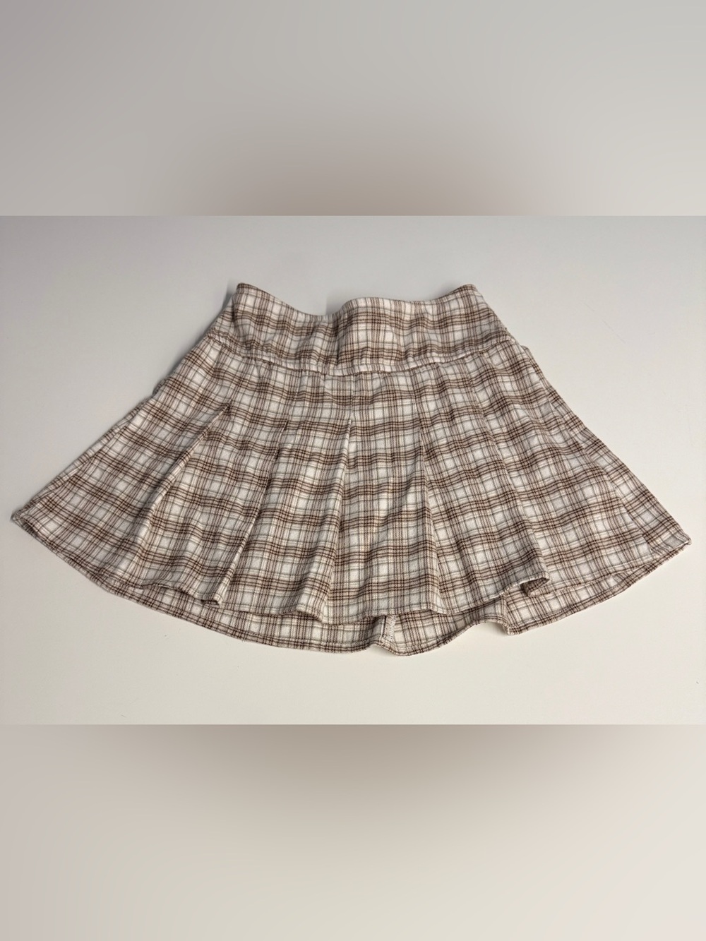 Hollister Plaid Pleated Skater Skirt in Cream and Brown